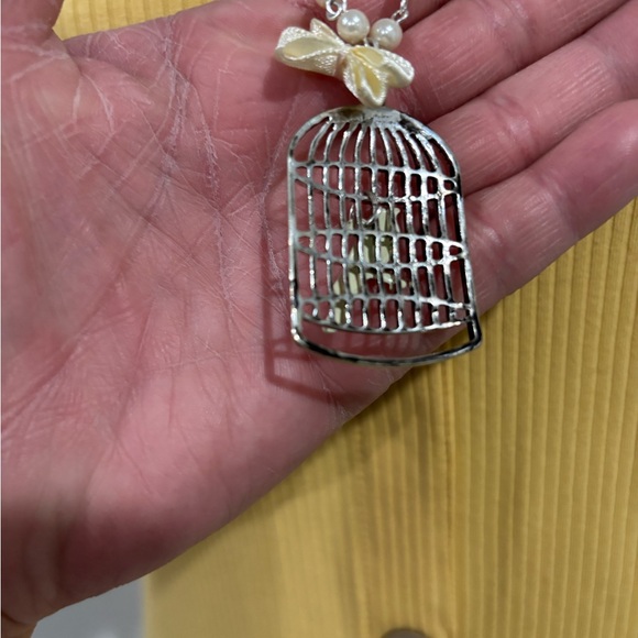 Long Length Bird in CAGE Necklace With Pearls! - Picture 5 of 6